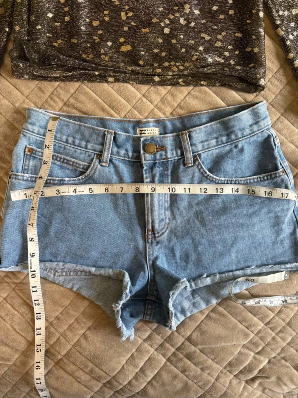 Billabong Denim Shorts 28 + Zara Gold Metallic Top Outfit Bundle Boho Festival